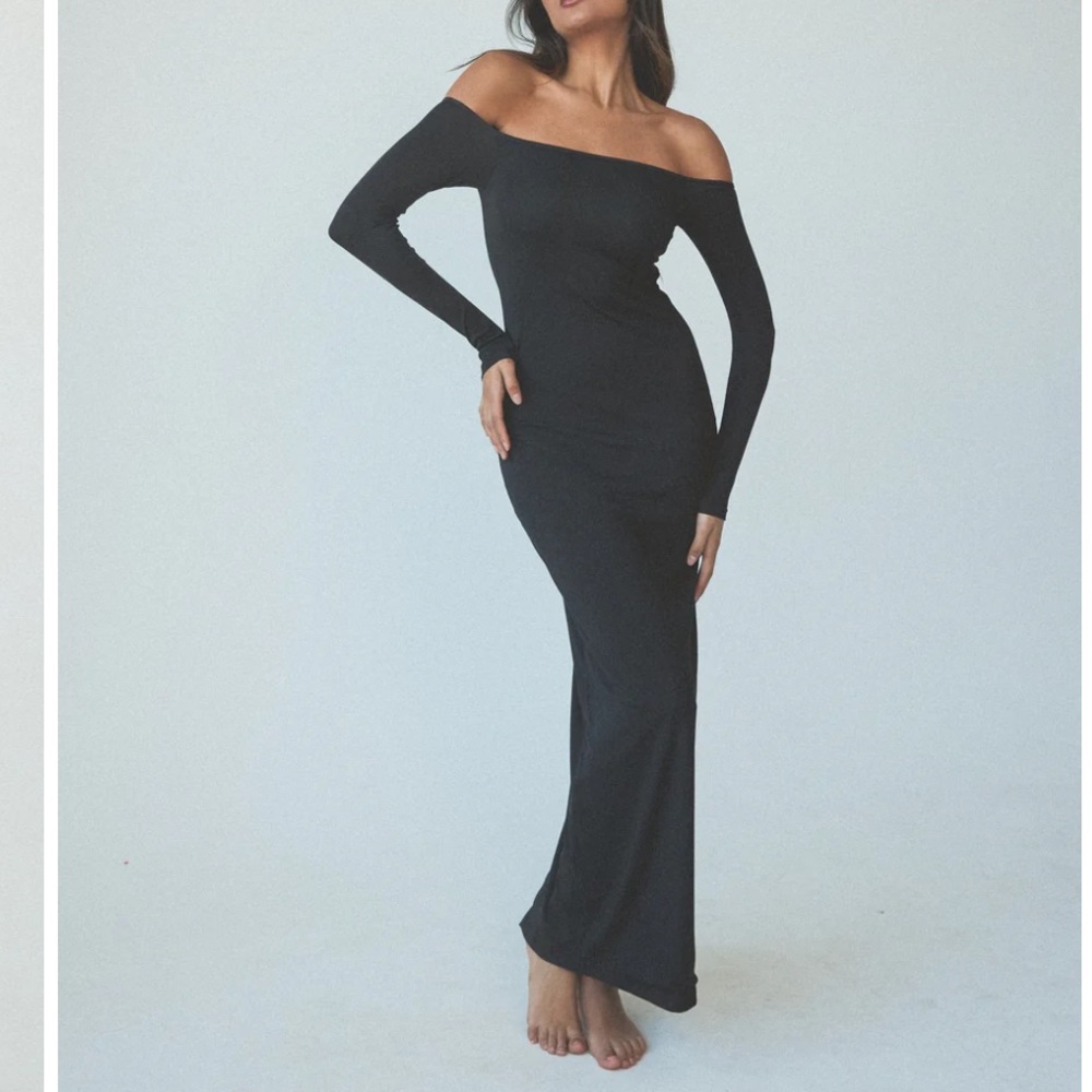 NWT off the shoulder maxi dress with build in bra